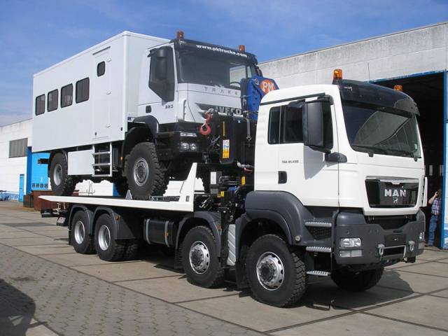 MAN TGS 41.430 8x8 recovery truck ready for work!